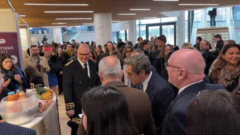 Miniature de la vidéo titrée \"Angers capitale du développement durable ?"